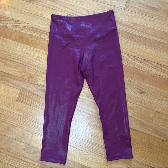 Zyia Lipgloss Metallic Capri Leggings Size 6/8 - Picture 2 of 8